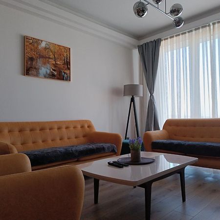 19Th & 18Th Floor Secure Apartments With Pool & Fitness & Parking Included In Price スコピエ エクステリア 写真