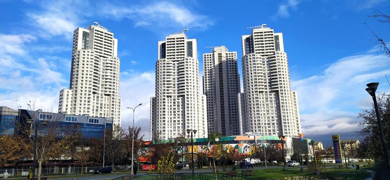 19Th & 18Th Floor Secure Apartments With Pool & Fitness & Parking Included In Price スコピエ エクステリア 写真