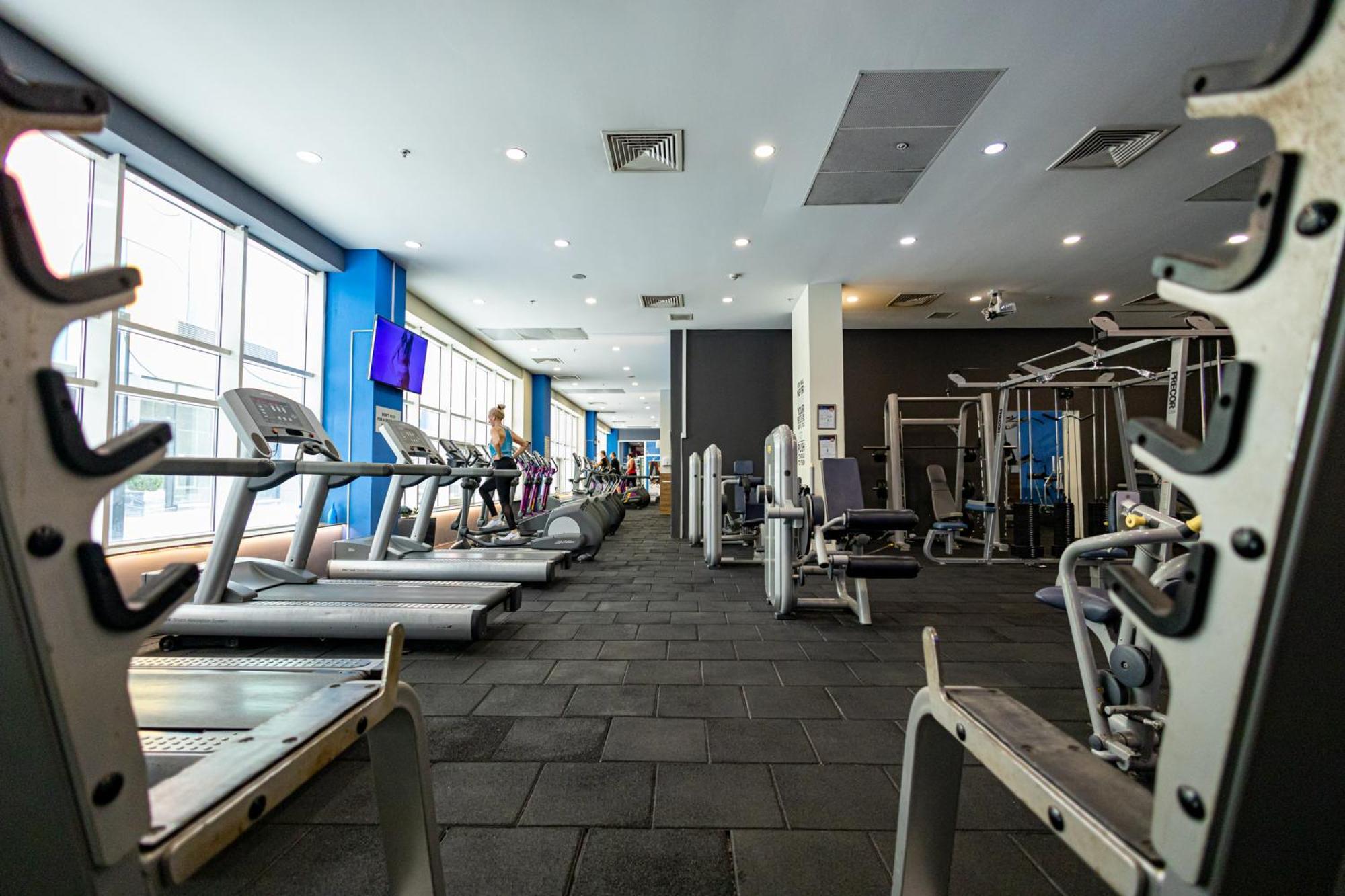 19Th & 18Th Floor Secure Apartments With Pool & Fitness & Parking Included In Price スコピエ エクステリア 写真
