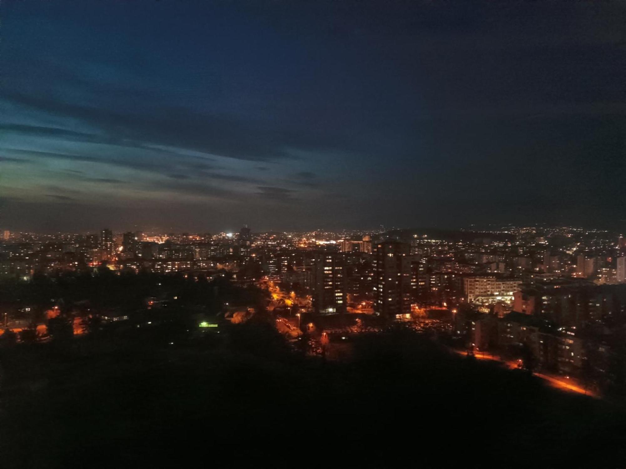 19Th & 18Th Floor Secure Apartments With Pool & Fitness & Parking Included In Price スコピエ エクステリア 写真