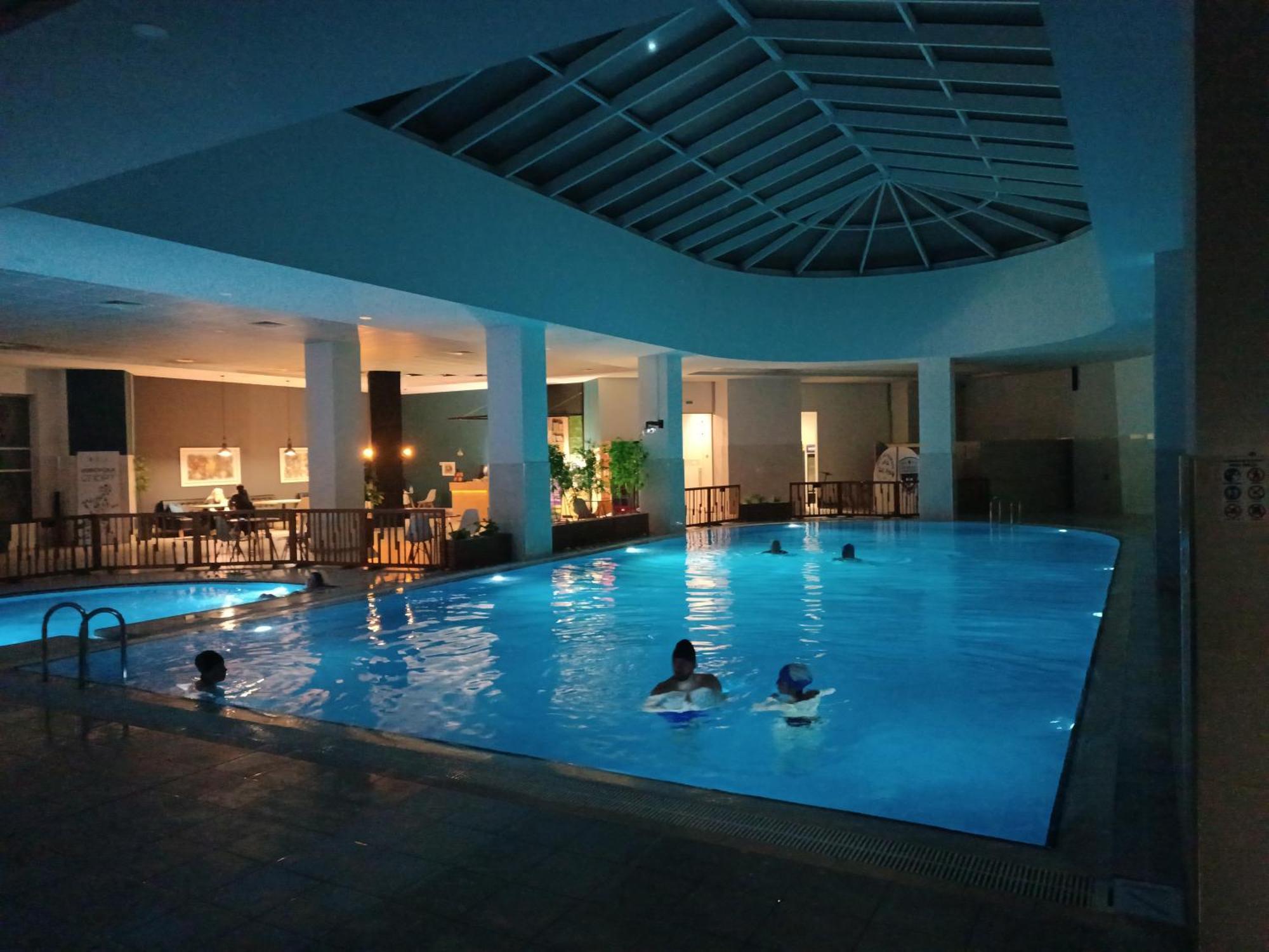 19Th & 18Th Floor Secure Apartments With Pool & Fitness & Parking Included In Price スコピエ エクステリア 写真