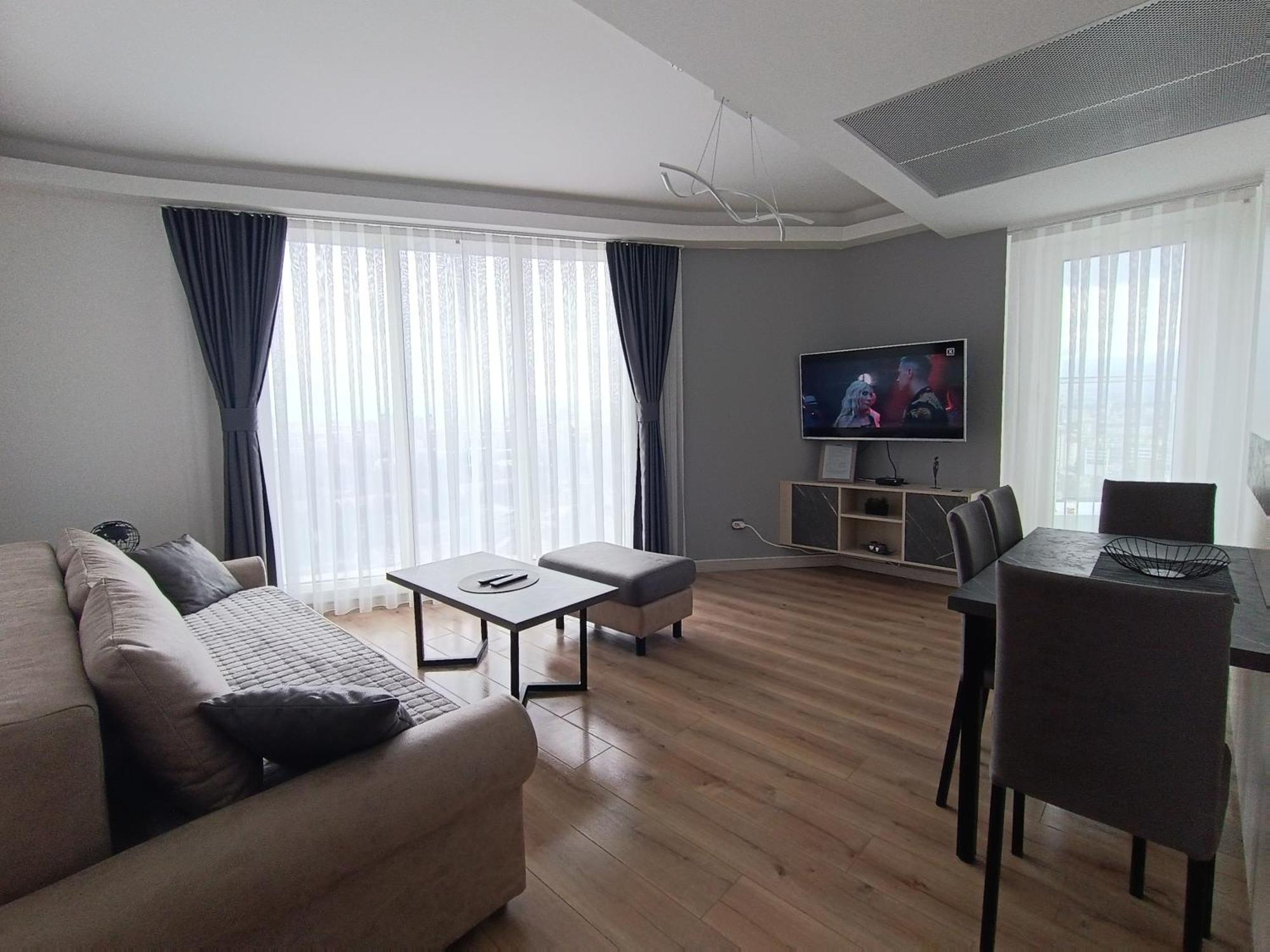 19Th & 18Th Floor Secure Apartments With Pool & Fitness & Parking Included In Price スコピエ エクステリア 写真