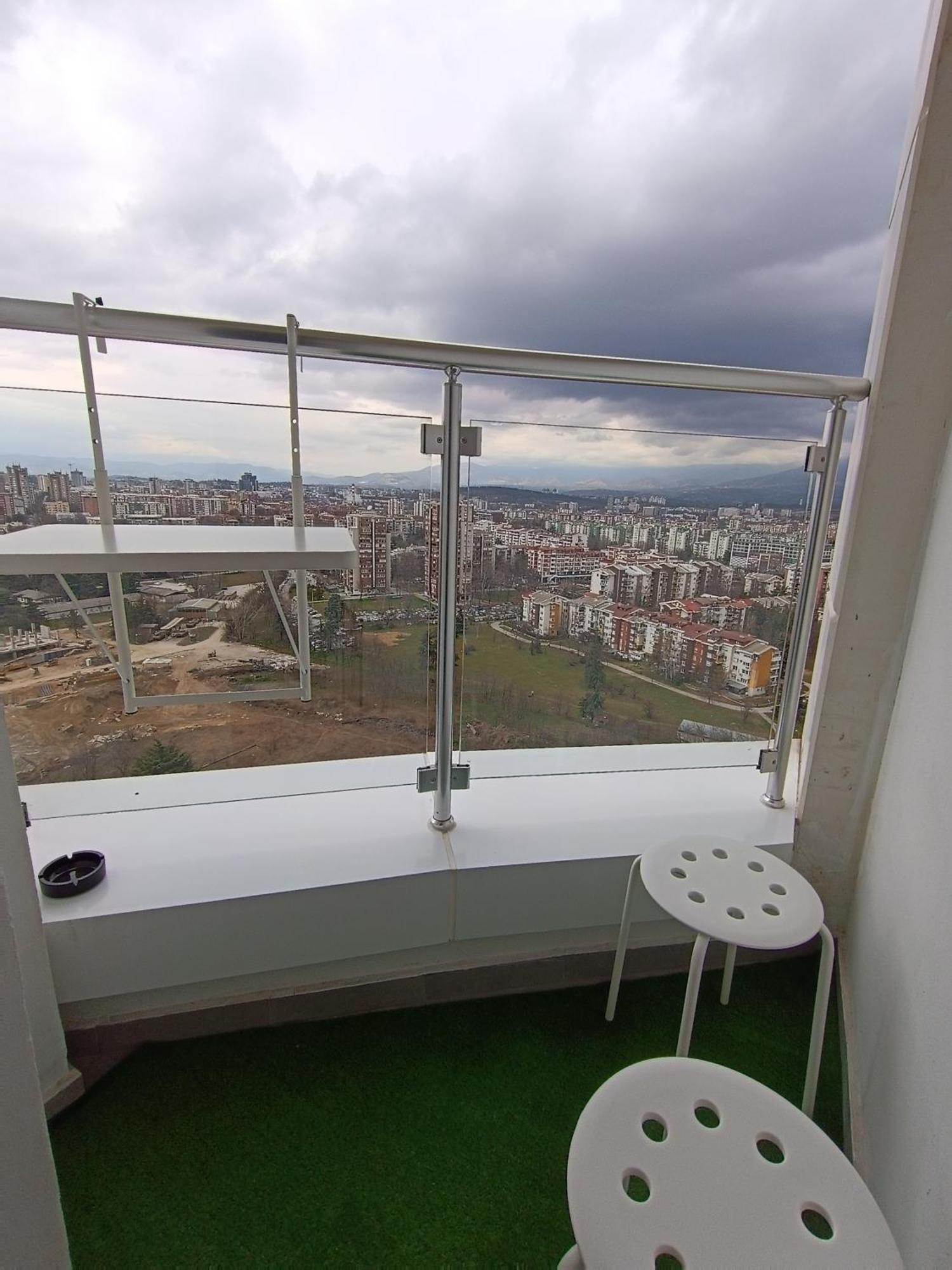 19Th & 18Th Floor Secure Apartments With Pool & Fitness & Parking Included In Price スコピエ エクステリア 写真