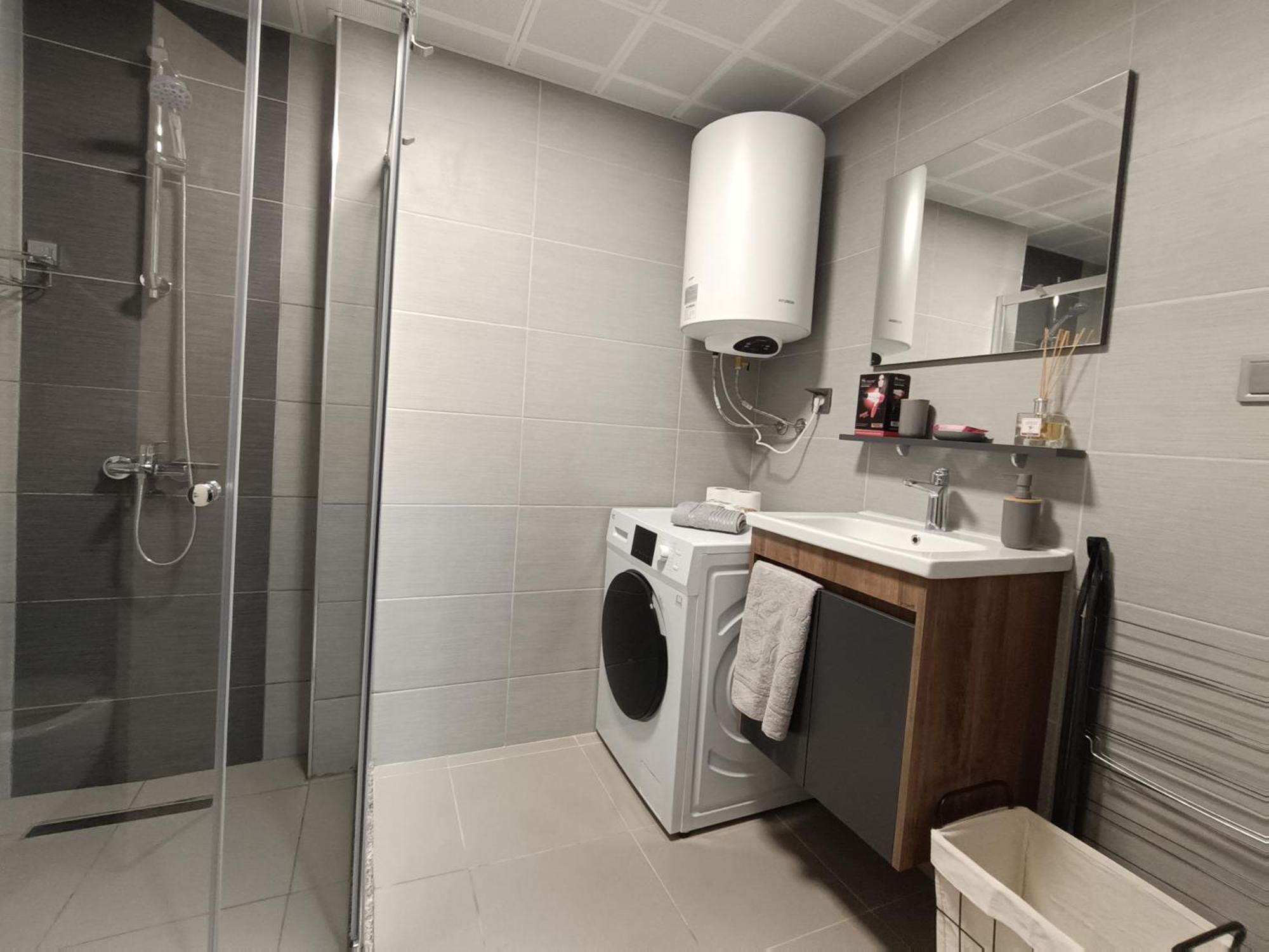 19Th & 18Th Floor Secure Apartments With Pool & Fitness & Parking Included In Price スコピエ エクステリア 写真