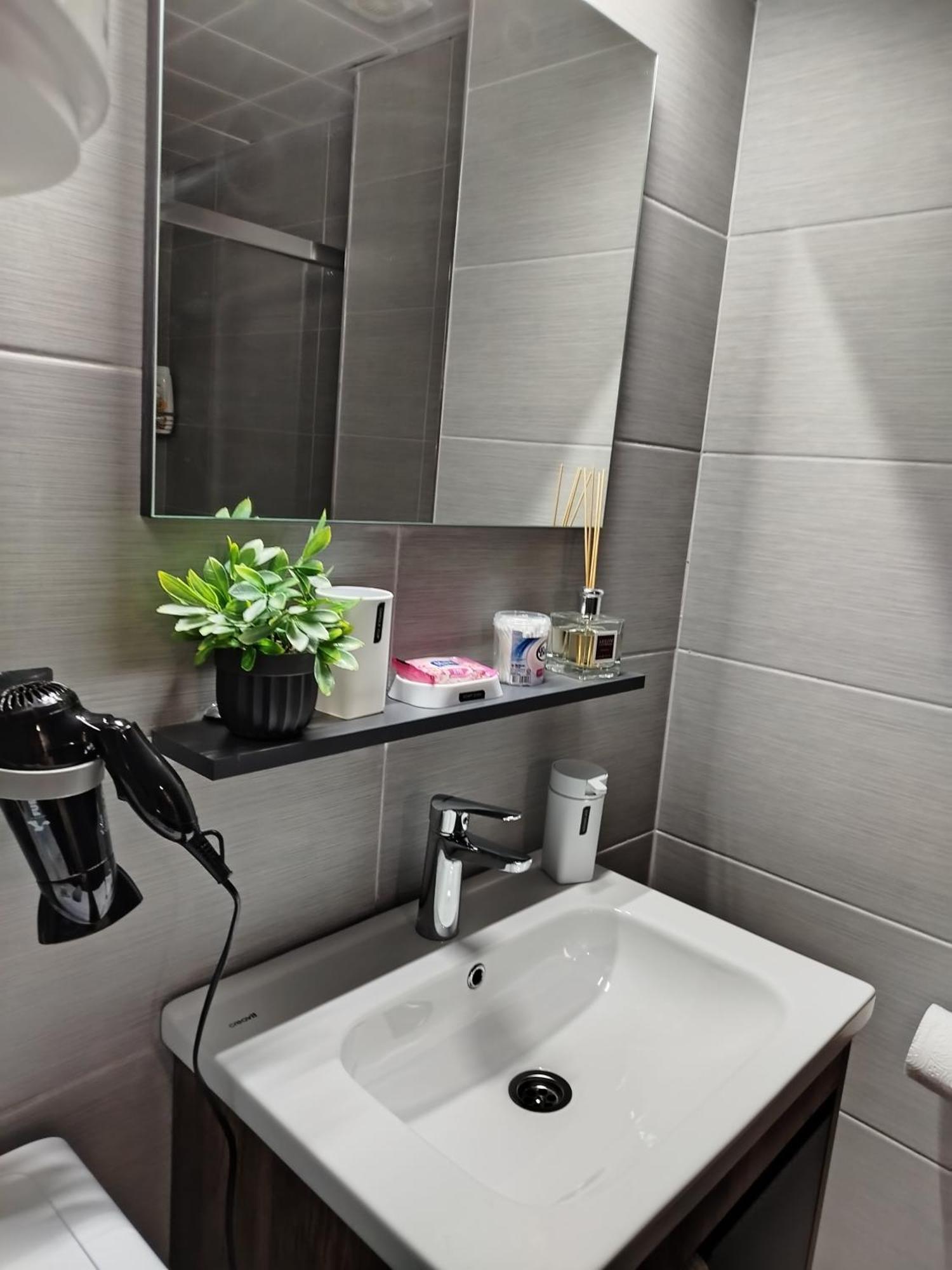 19Th & 18Th Floor Secure Apartments With Pool & Fitness & Parking Included In Price スコピエ エクステリア 写真